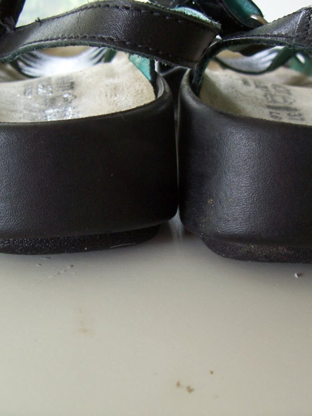 Naot Black Leather sandal US size 7 In Very Good Condition - Picture 4 of 5
